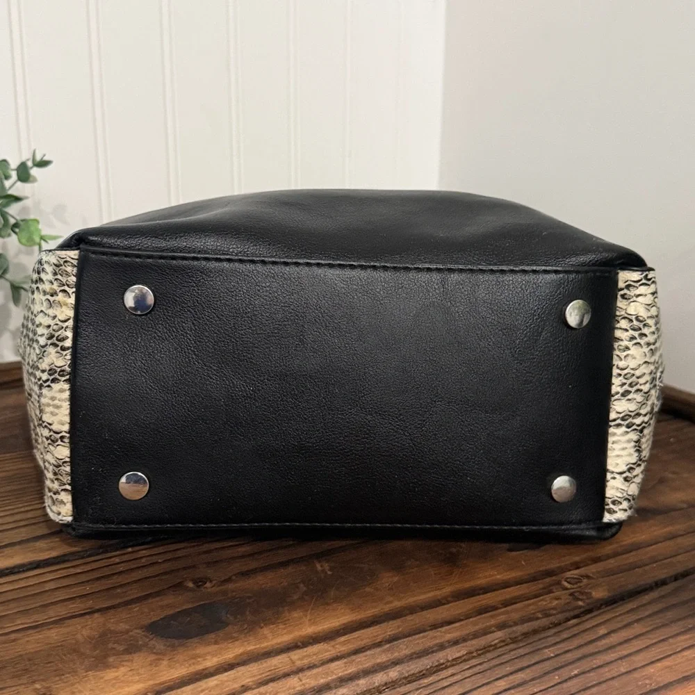 NWT Elegant Alfani Black and Snakeskin Women's Hobo Bag